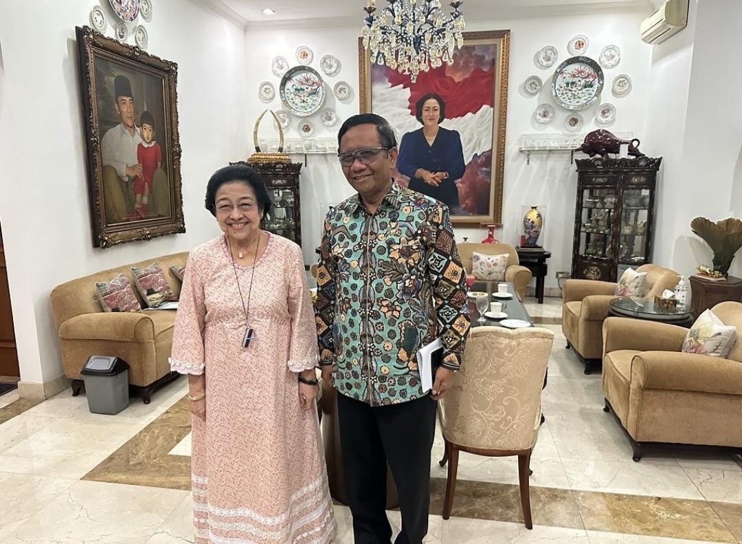 Menko Polhukam Mahfud MD bertemu dengan Ketua Umum PDPI Megawati Soekarnoputri (Instagram Adian N)